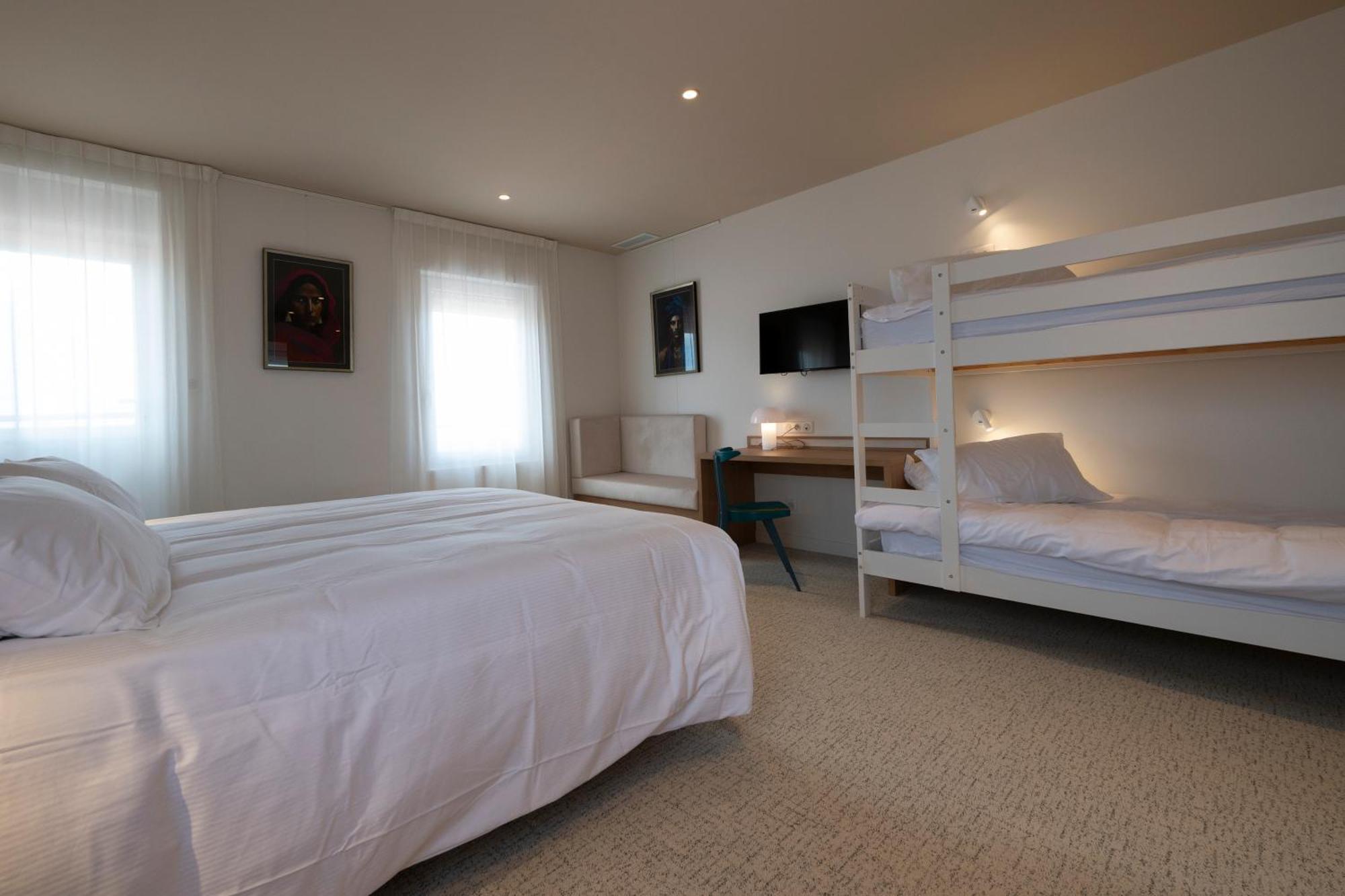 Hotel Les Pins Сен-Троян-ле-Бaн Екстериор снимка